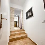 Apartmán New Apart, Monaco, Bnbrickeys *
