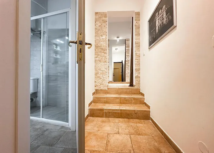 New Apart, Monaco, Bnbrickeys شقة *